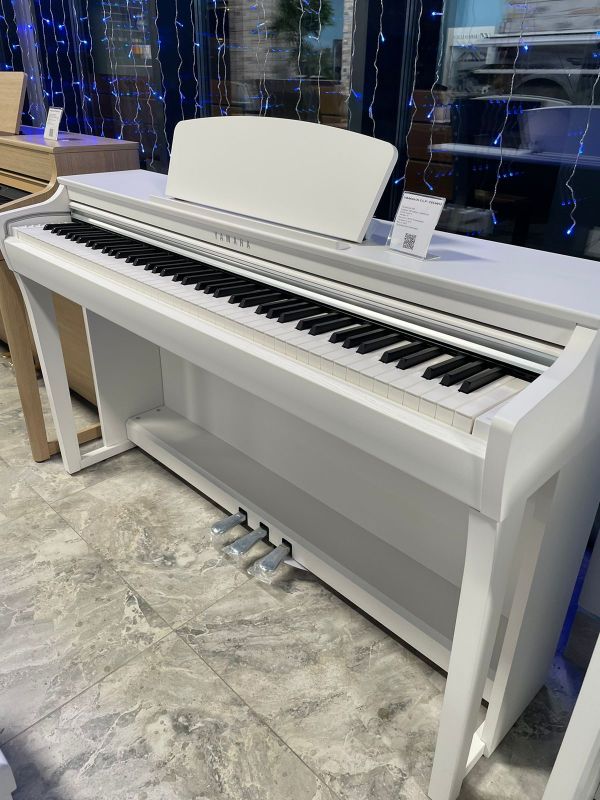 Цифровое пианино с банкеткой Yamaha CLP-725WH