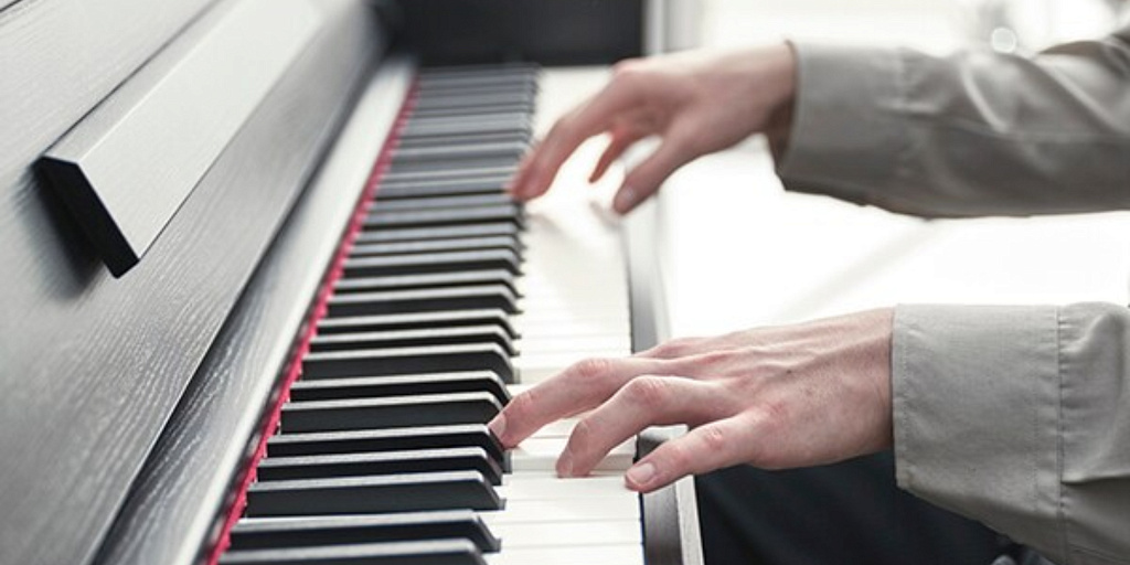 ARIUS_slim_FC_Keyboard_21_tcm113_3037207.jpg