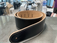Ремень гитарный кожаный TRUEZAVODA Cow-belt black/beige Ремень гитарный кожаный TRUEZAVODA Cow-belt black/beige
