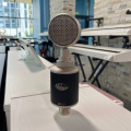 Микрофон Октава МК-117 чёрный, деревянный футляр