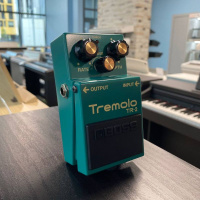 Гитарная педаль Boss TR-2 Tremolo Гитарная педаль Boss TR-2 Tremolo