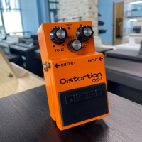 Педаль эффектов Boss DS-1 Педаль эффектов Boss DS-1