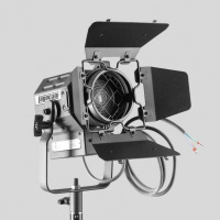 Прожектор Logocam Fresnel 300 Halogen Прожектор Logocam Fresnel 300 Halogen